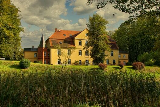 Schloss_Lühburg_Parkseite