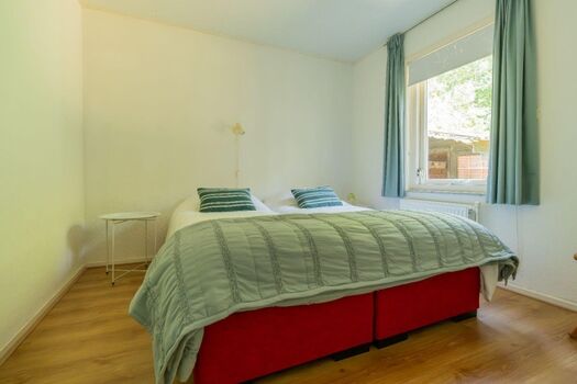 Schlafzimmer 1 mit 2 Einzelbett Boxspring (90x200)