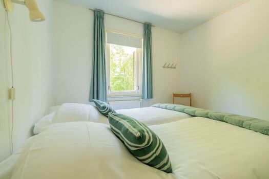 Schlafzimmer 1 mit 2 Einzelbett Boxspring (90x200)