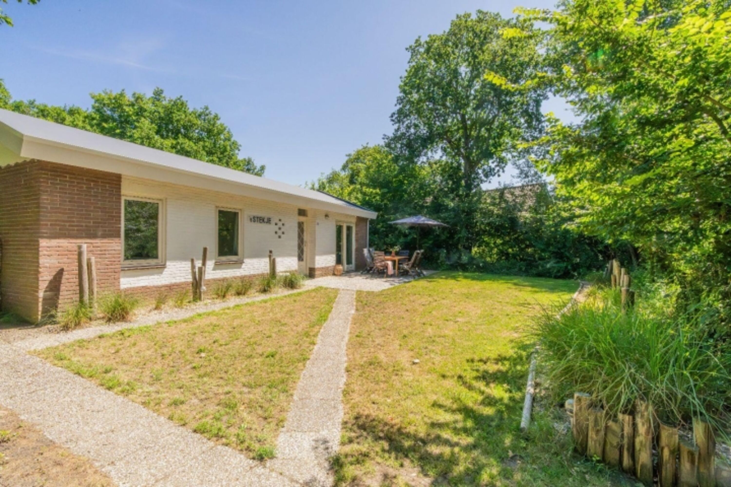 Der sonnige Garten