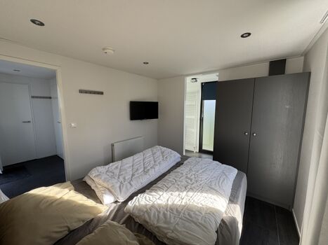 und eigenem Smart-TV