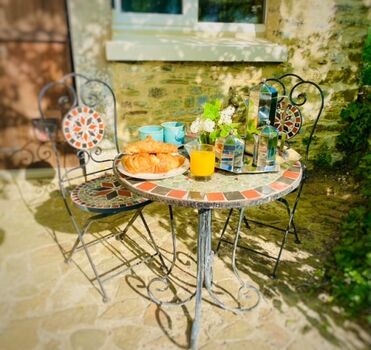 Nach Osten ausgerichteter Innenhof, perfekt für den Morgenkaffee