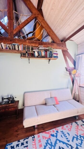 Schlafsofa auf Wunsch, Treppe zum Zwischengeschoss