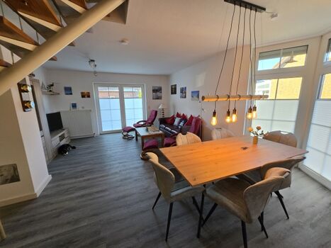 Essbereich und Wohnzimmer Dünennest