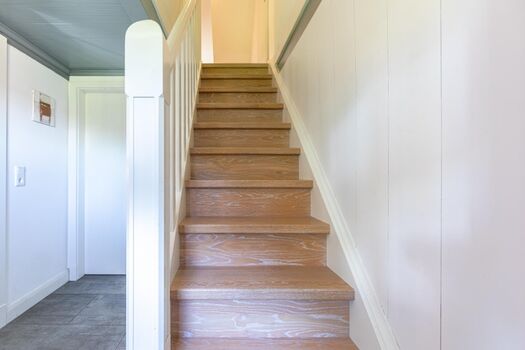 Treppe ins Obergeschoss