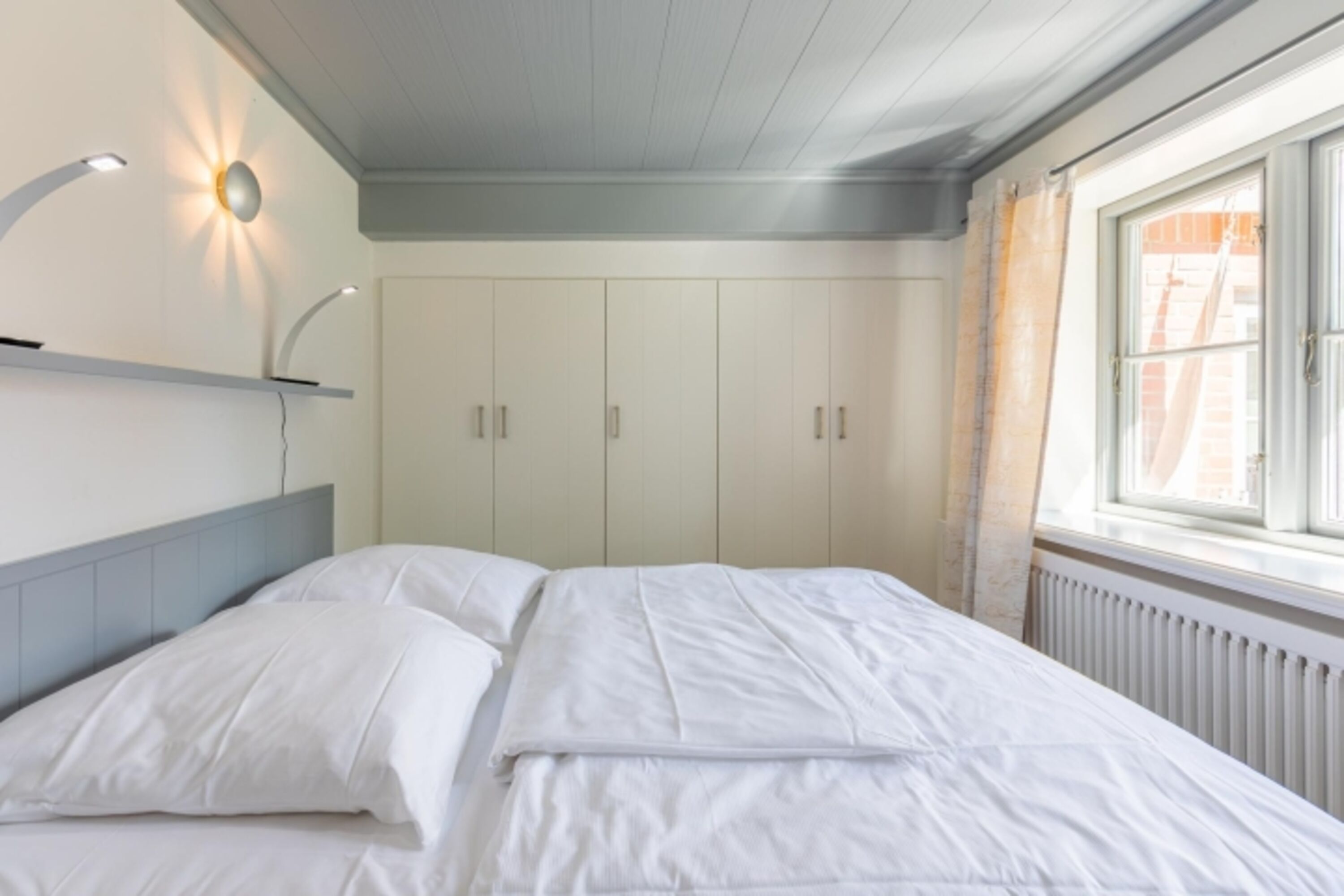 Schlafzimmer- 1