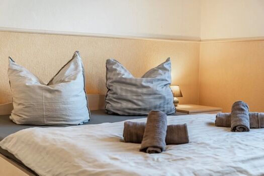 Schlafzimmer mit Wäschepaket