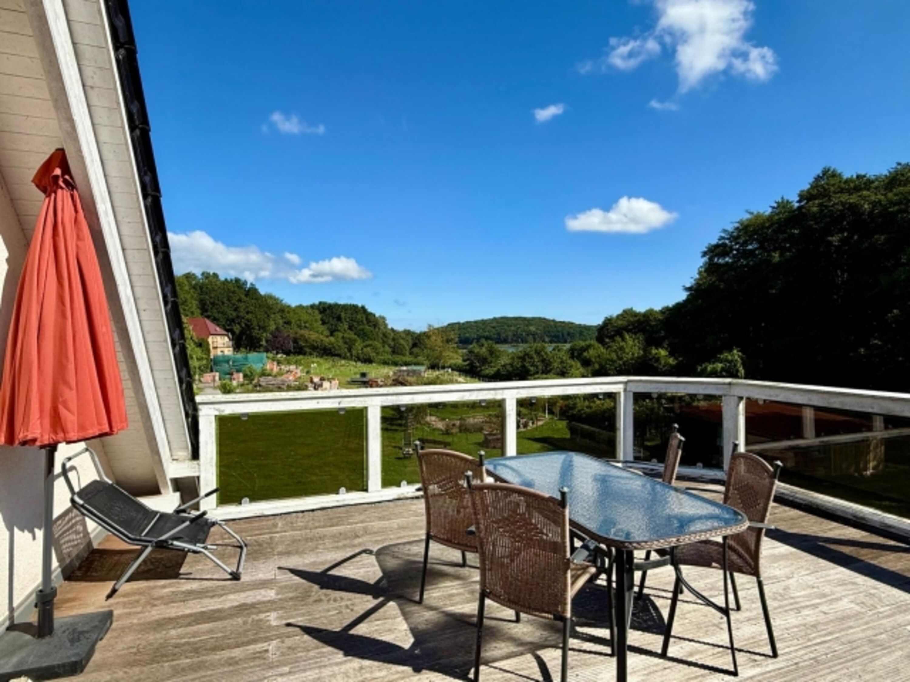 Private Dachterrasse mit Wasserblick