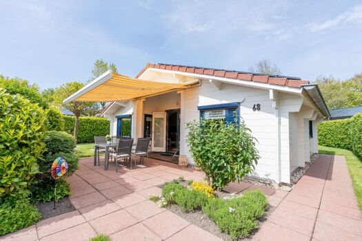 Der wunderschöne, sonnige Garten mit Terrasse
