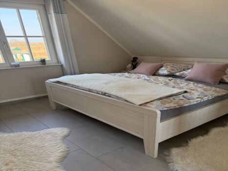 Schlafzimmer 1 im OG mit Doppelbett