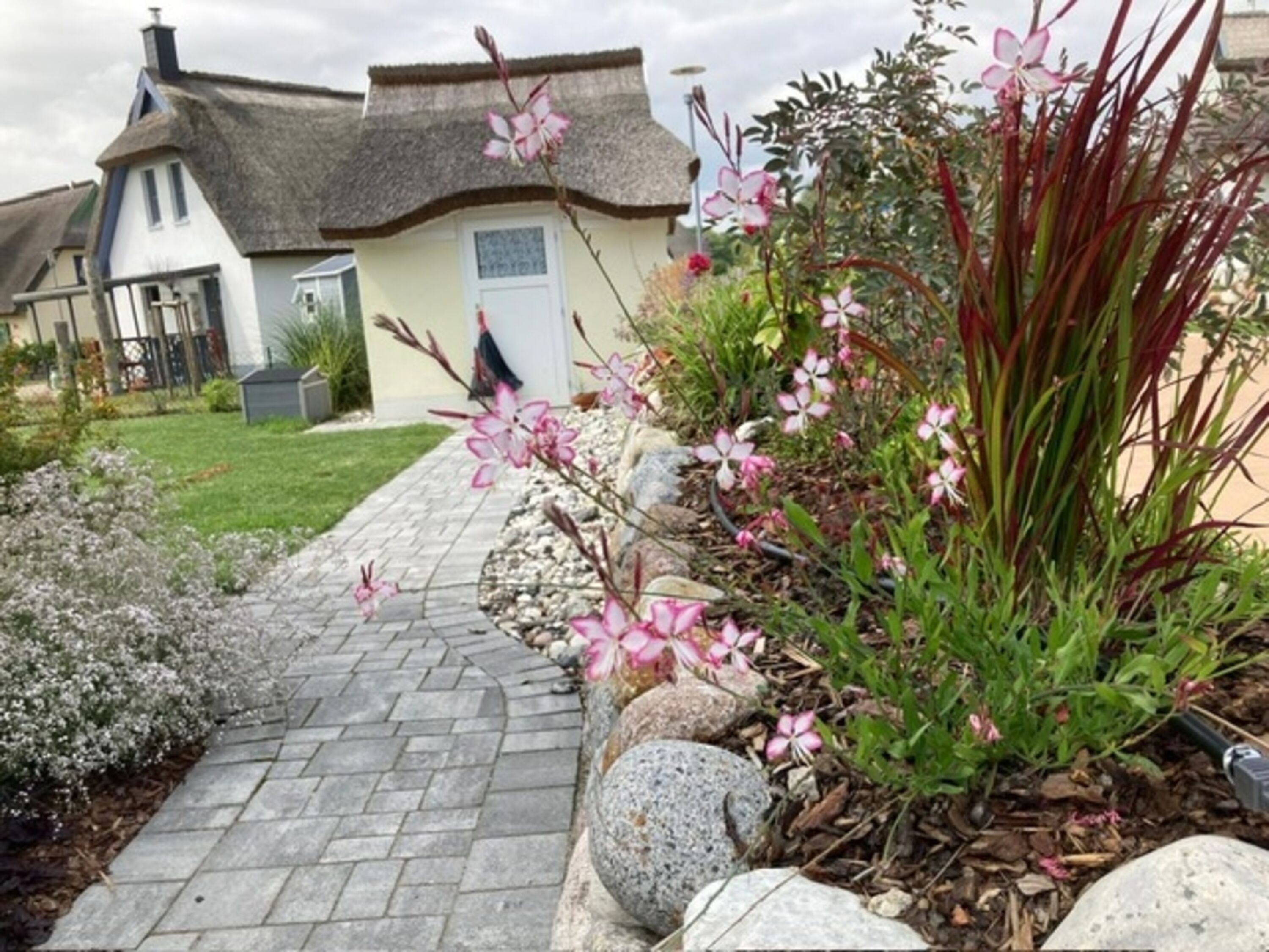 Gartenbereich mit abschliessbarem Schuppen