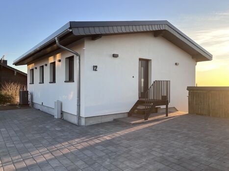 Hof mit 2 PKW Stellflächen