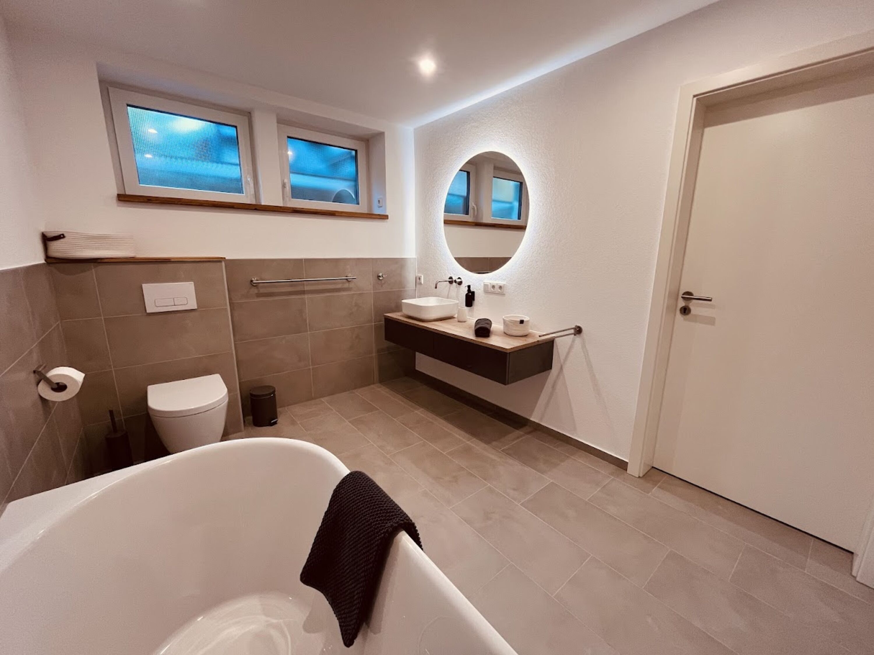 Bad mit Badewanne