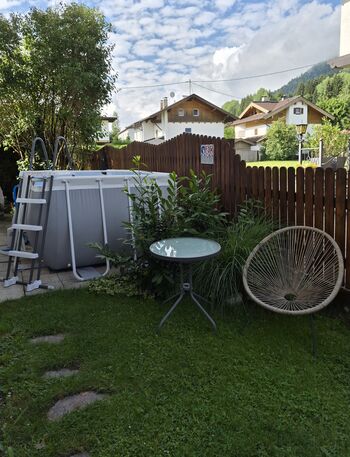 Garten mit Pool