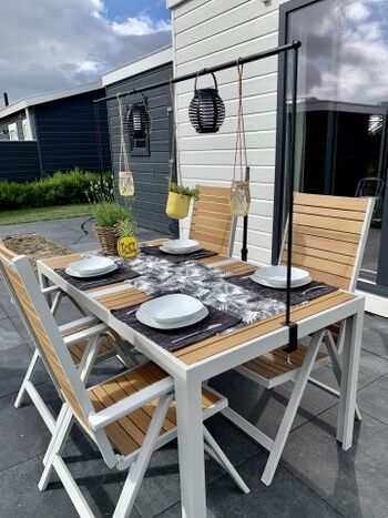 Gartentisch mit 5 Stühlen