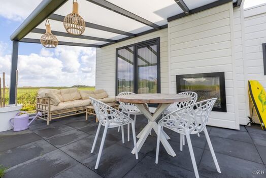 Zeetijd 69 Terrasse mit Lounge und Gaskamin 