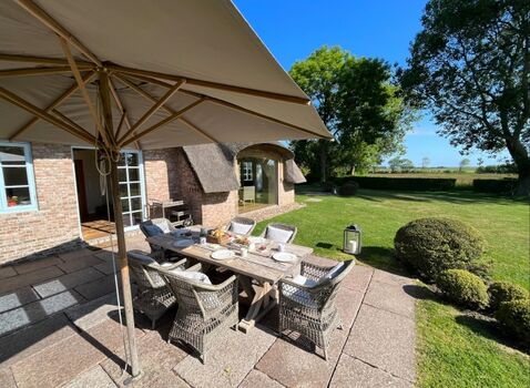 Terasse mit Blick in die Marsch