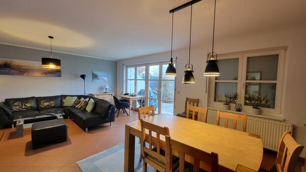 Wohn - und Essbereich