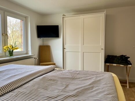 Helles und gemütliches Schlafzimmer