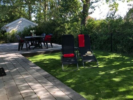 Der Garten lädt zum Verweilen ein