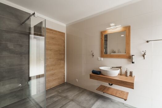 Moderne Bäder mit Dusche