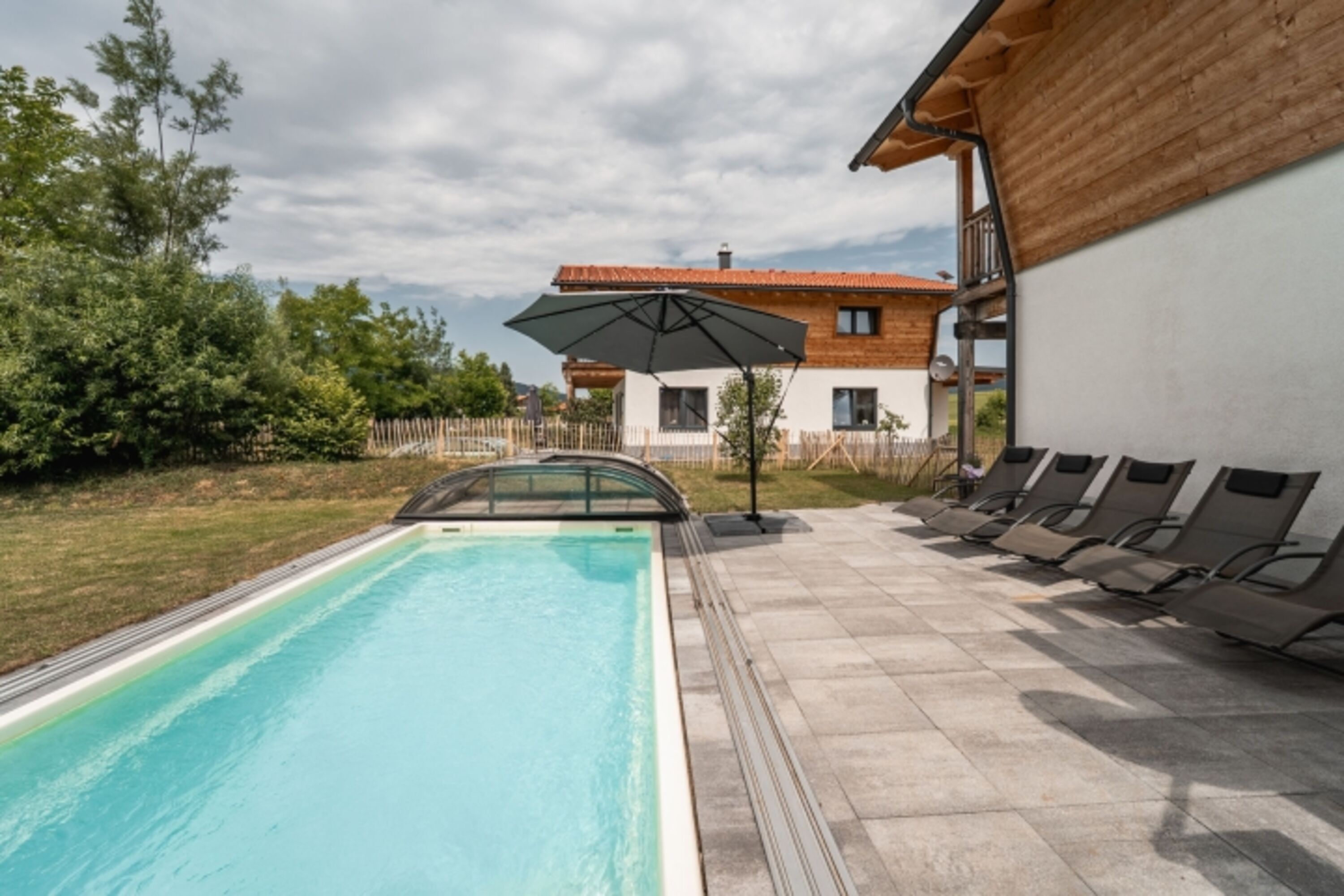Sommerpool (Mai bis September)