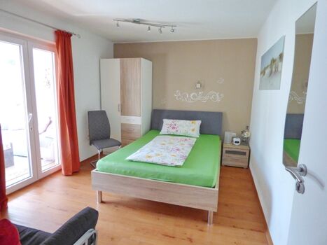 Einzelzimmer mit 1,40 Bett 