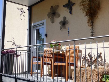 Balkon zum 1-Zimmer-Apartment