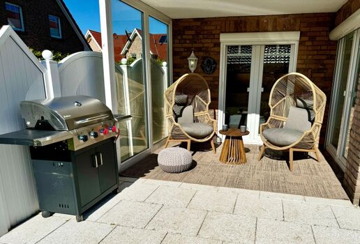Terrasse mit Gasgrill (Gas inklusive)