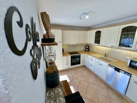 Küche mit Kaffeebar