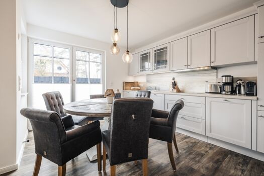 Küche mit Sitzbereich