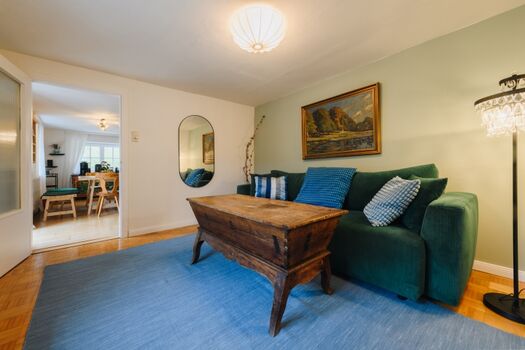 Wohnzimmer mit Schlafsofa