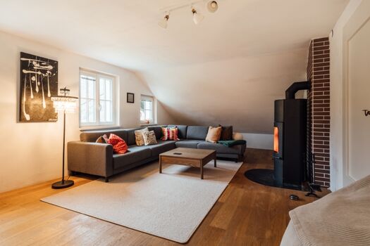 Wohnzimmer mit Kamin