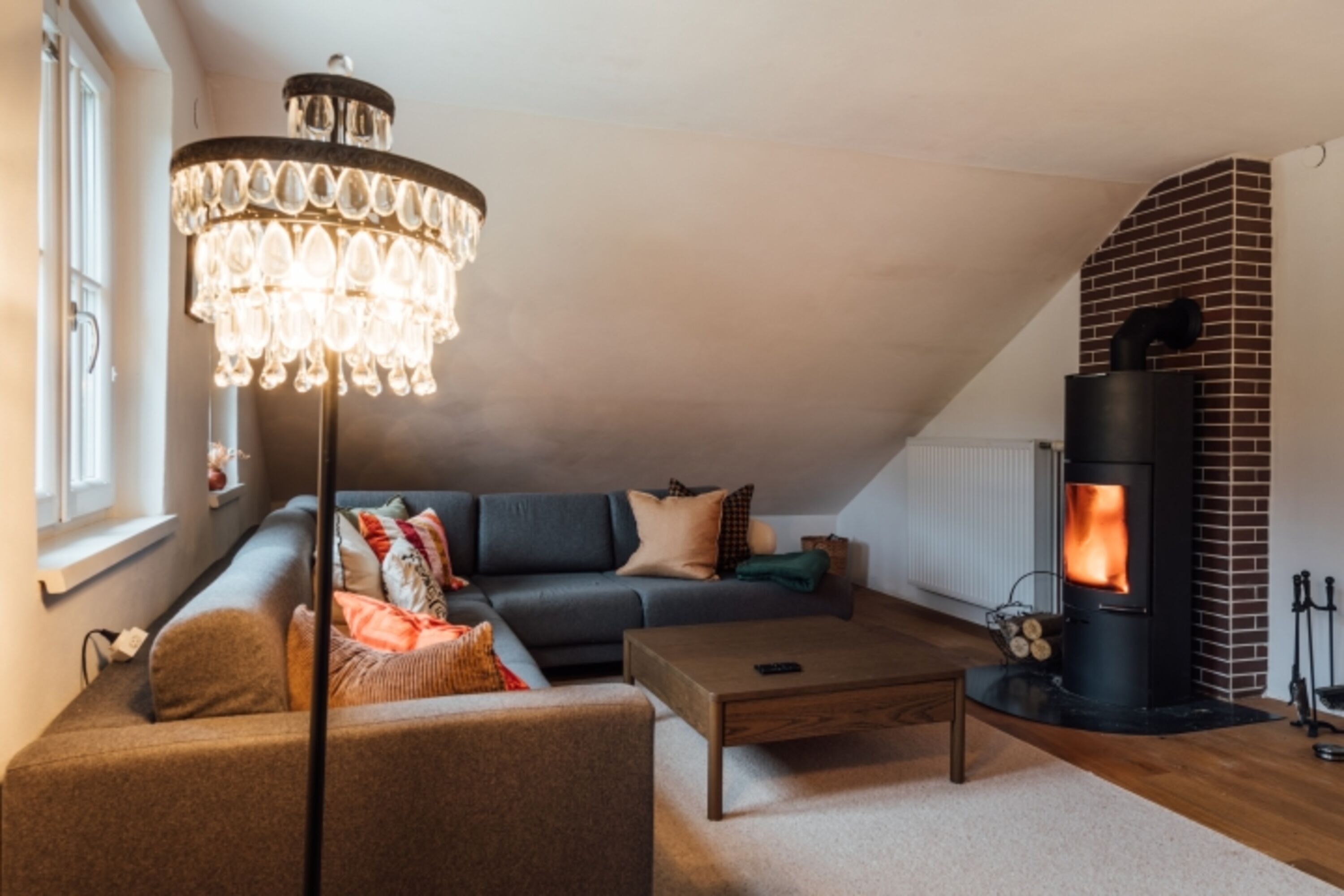 Wohnzimmer mit Kamin