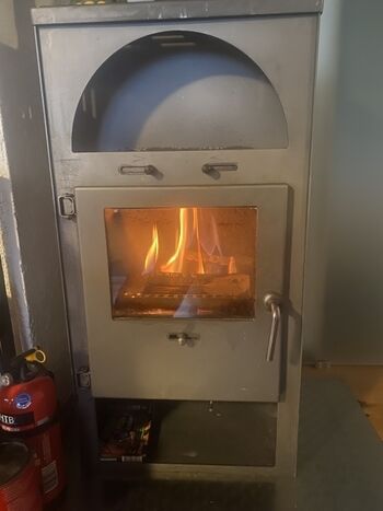 Kaminofen, Heizmaterial für 1-2 Tage ist inkl.