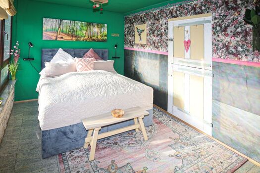 Boxspringbett 1,60m x 2,oom. Klimatisiert.