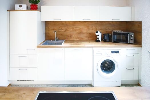 Neue vollausgestattete Küche.