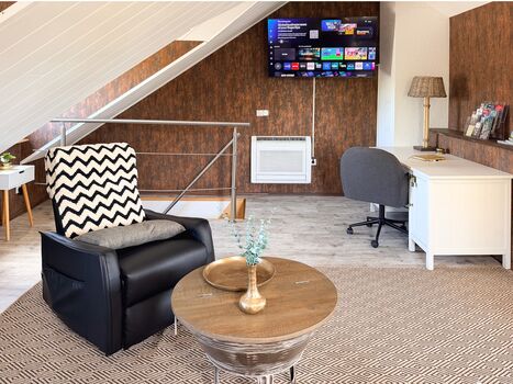 Obergeschoss mit steiler Treppe. Voll klimatisiert, 55 Zoll Smart-TV Netflix, Prime ect.