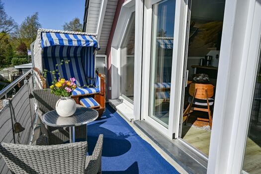 Balkon mit Strandkorb
