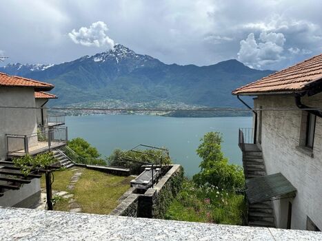 Seeblick von der Dachterrasse mit Blick auf den Monte Legionen
