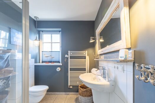 Badezimmer mit Dusche 1