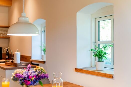 Essbereich mit Blick in den Garten