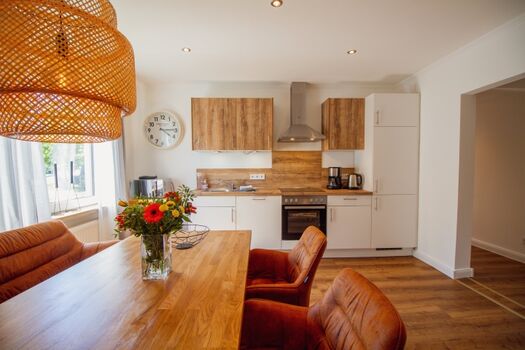 Küche mit Essbereich