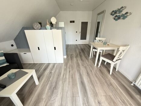 Wohn- und Schlafzimmer