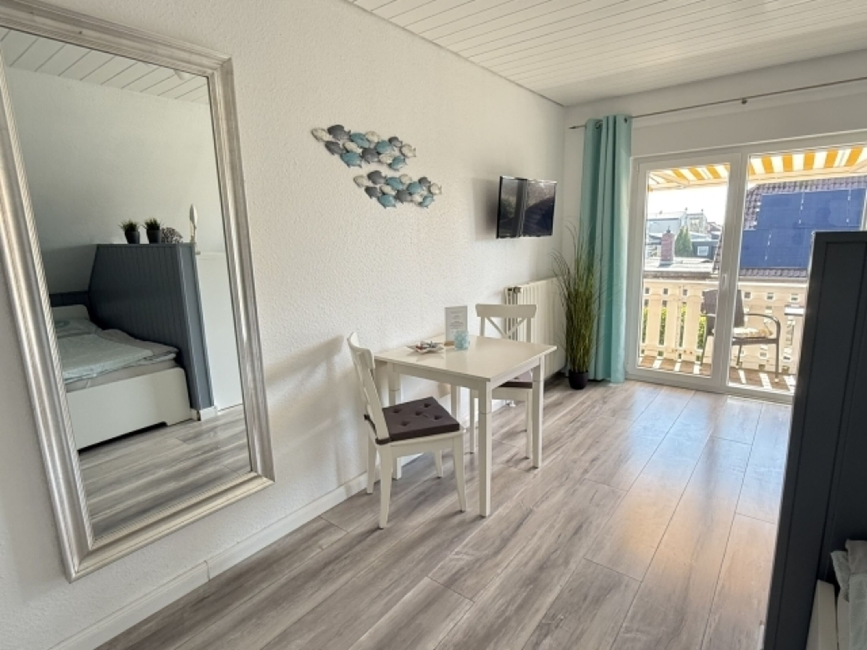 Wohn- und Schlafzimmer