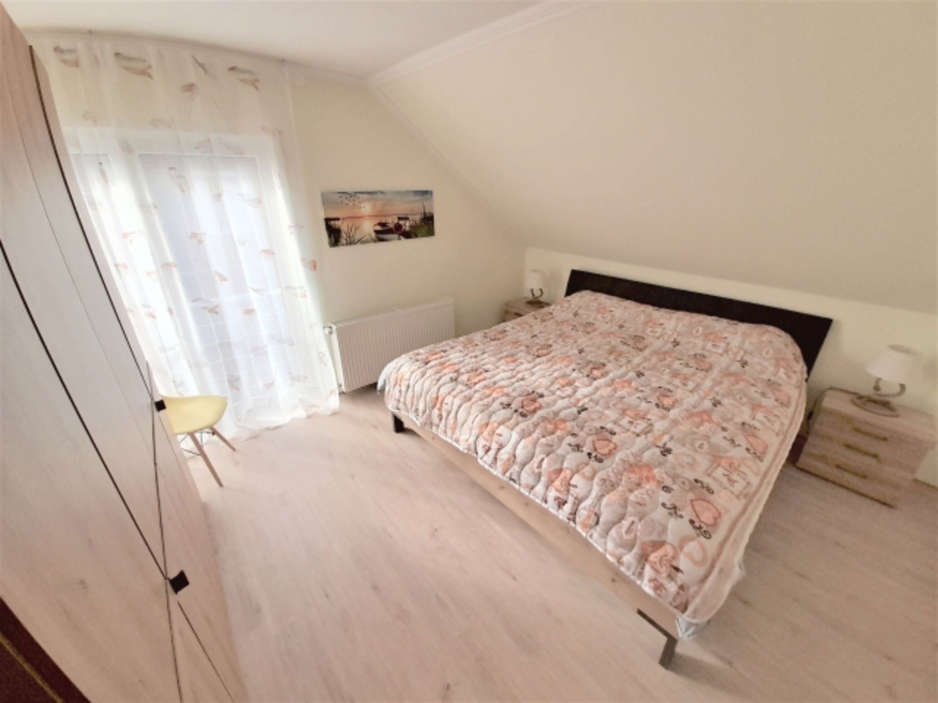 Schlafzimmer 1
