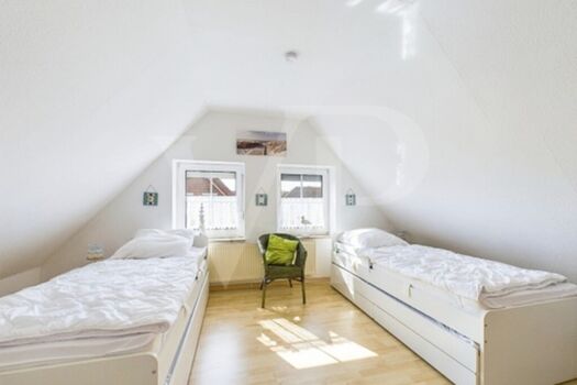 2. Schlafzimmer im OG rechts