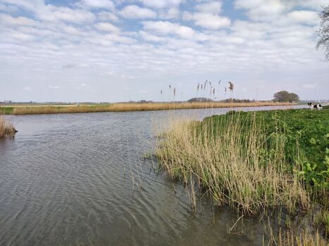 Große Gracht gegenüber des Campingplatzes.