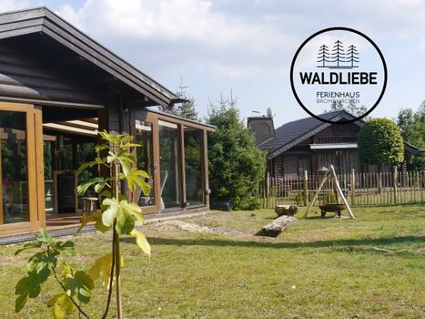 der große eingezäunte Naturgarten