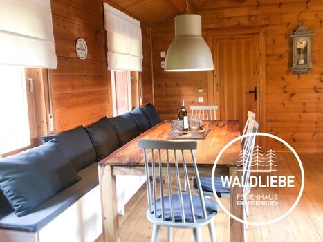 gemütlicher Essbereich im Wohnraum